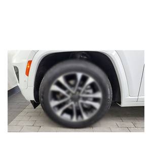 Jeep Cherokee Overland 2023 avec moteur 3.6L, boîte de vitesses automatique, caméra arrière, 26 840 km, conduite à gauche - Product Image 5