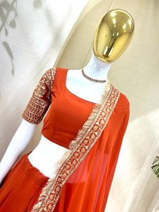 Ensemble Lehenga Choli en soie tissée orange avec broderie Zari dorée et ourlet tissé, et blouse de créateur assortie - Prayosha Enterprise - Product Image 3