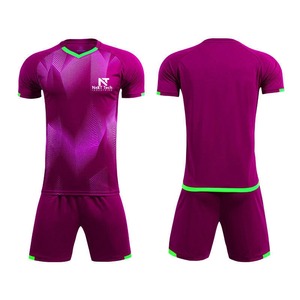 Vêtements de sport confortables pour hommes, uniforme de football 100% polyester, uniforme de football sur mesure pour hommes - Product Image 3