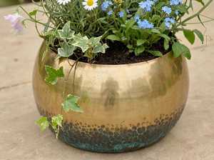 Pot de fleurs rond en laiton martelé, patine décorative, pour intérieur, extérieur et jardin - Product Image 2