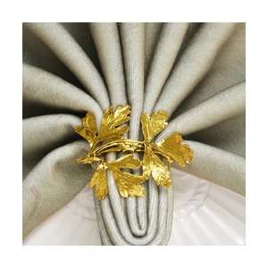 Elegante Anillo para Servilletas de Metal Dorado que Agrega un Toque de Lujo a la Experiencia Gastronómica en el Hogar y Ayuda a Mantener las Servilletas Organizadas y con Estilo - Product Image 6