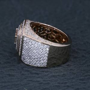 Anillo de Moissanita Iced Cross con banda de cúpula tipo escudo, chapado en oro rosa sobre plata 925, joyería llamativa - Product Image 4