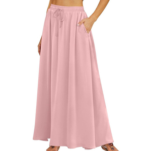 Jupe courte noire taille haute pour femme, en satin uni, décontractée, luxueuse, toutes saisons, confortable, design asymétrique, 100% polyester - Product Image 1