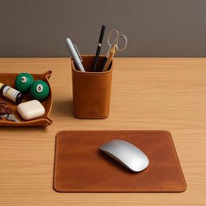 แผ่นรองเมาส์หนังแท้คุณภาพสูง ป้องกันการลื่น พร้อมพื้นที่เขียนแบบส่วนตัว สั่งซื้อจำนวนมากสำหรับสำนักงาน รุ่น LMP-0059 - Product Image 1