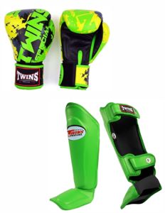 Protector de espinillas y guantes de boxeo Twins Leather Muay Thai FBGVL4 - 61 Verde Nuevo Modelo Twins Set de entrenamiento y sparring para kickboxing - Product Image 1