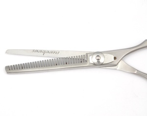 Ciseaux de coupe de cheveux populaires en gros Lame en acier inoxydable Ciseaux amincissants Ciseaux plats Ciseaux de coupe de cheveux - Product Image 2