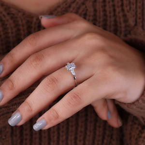 แหวนหมั้นเพชรที่โตขึ้นพร้อมกับ Baguette เรียวทอง10K สามชิ้นแหวนแต่งงานและครบรอบ - Product Image 6