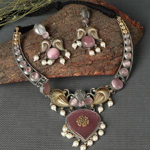 Conjunto de Collar y Pendientes de Novia con Piedra Rosa Monalisa, Bisel de Plata Oxidada y Oro de Dos Tonos, Perlas Colgantes, Estilo Bohemio, Corazón Étnico - Product Image 3