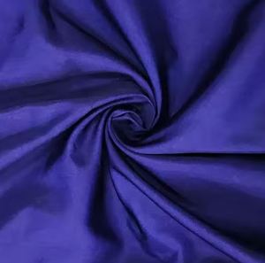 Shorts Bermuda pour homme, couleur unie violette, séchage rapide, taille élastique, avec poches zippées, style décontracté et sportif - Product Image 3