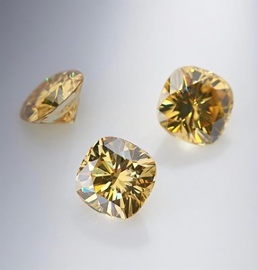 Anillo de Compromiso de Diamante Cultivado en Laboratorio CVD, Certificado IGI, Corte Cuadrado Cojín de 1 Quilate, Amarillo VS1, 3EX, Joyería Fina, Proveedor de Diamantes, Venta al Por Mayor - Product Image 1