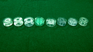 Bobine en plastique pour machine à coudre AA0051 | Boîte à canettes de couture en plastique transparent, design simple et rond, pour accessoire de machine à coudre - Product Image 6