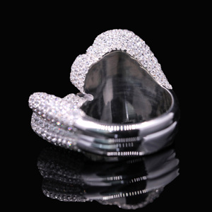 Anillo de Lujo Plateado con Moissanita VVS de Tendencia, Estilo Rey, con Engaste de Garra, para Boda y Aniversario - Product Image 3