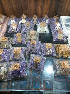 พีระมิดออร์โกไนต์เจ็ดจักระขายดีอันดับต้นๆ พีระมิดทำมือจากอัญมณีสำหรับตกแต่งบ้าน พลังงานบำบัด คริสตัลและหิน - Product Image 4