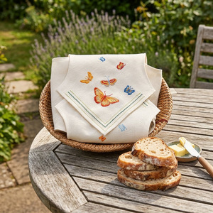 Mantel de Algodón Cuadrado Bordado a Mano Personalizable con Mariposas Coloridas, Reutilizable y Lavable a Máquina para el Hogar, Venta al por Mayor - Product Image 1