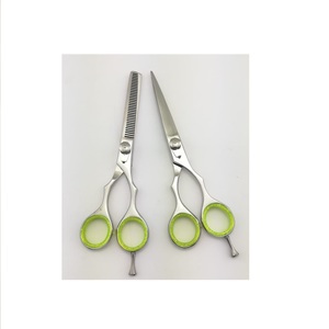 Ciseaux de coupe de cheveux professionnels et cisailles amincissantes outils de beauté de Salon de coiffure en acier inoxydable de haute qualité - Product Image 4