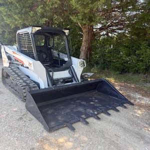 Cargadora compacta de orugas Bobcat T550 en buen estado, poco usada, para proyectos de construcción, máquina en venta - Product Image 4