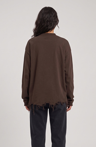 Camiseta de mujer con hombros caídos y cuello alto, oversize, con dobladillo desgastado, transpirable, de poliéster/algodón, manga corta, estilo urbano. - Product Image 2