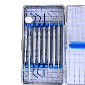 Kit d'instruments microchirurgicaux ophtalmiques pour la chirurgie oculaire : pinces, ciseaux et porte-aiguilles avec boîte – En vente - Product Image 1