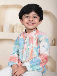 Kurta con estampado floral azul claro para niños, cuello mandarín, ropa étnica, atuendo tradicional infantil, ropa festiva, kurta elegante para fiestas. - Product Image 3
