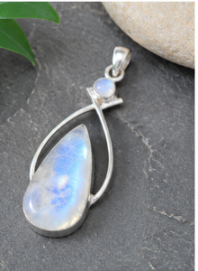 Pendentif en argent sterling 925 en forme de goutte d'eau avec pierre de lune arc-en-ciel naturelle, collier en pierre de lune bleue scintillante, fait main, pierre de naissance de juin - Product Image 2