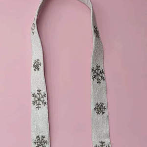 Correa de guitarra de cuentas de vidrio hechas a mano Ziyan Handicraft con diseño Go Vols en color blanco, accesorios de longitud personalizada - Product Image 1