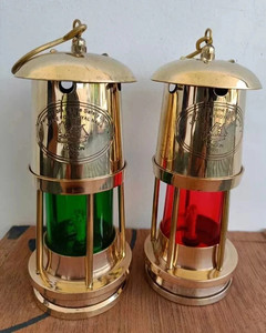 Lanterne nautique cylindrique en laiton faite à la main, vintage, avec couvercle gravé, lampe à huile pour la décoration de la maison et Noël - Product Image 2