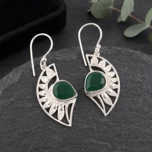 Boucles d'oreilles pendantes bohèmes en argent sterling 925 pour femmes, motif géométrique, onyx vert serti clos, boucles d'oreilles pendantes faites à la main, pour tous les jours - Product Image 2