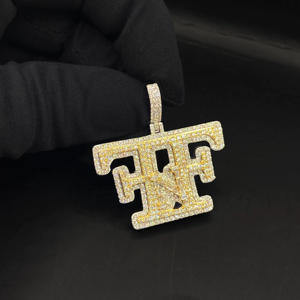 Pendentif Royal Hip Hop de Luxe en Alliage Plaqué Rhodium avec Diamants Effet Goutte d'Eau, Style Chrétien - Product Image 1