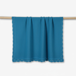 Couverture bébé tricotée rectangulaire en coton 100% écologique du Vietnam, lavable en machine à froid, pour printemps et automne, couleur unie, modèle ancien et adorable - Product Image 1