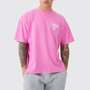 T-shirt en coton rose surdimensionné avec imprimé rose blanche sur le devant, col rond, manches courtes, coupe décontractée pour homme - Product Image 1