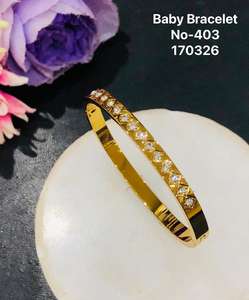 Bracelet pour bébé plaqué or avec incrustation de pierres CZ, bracelet ajustable pour enfants, bijoux géométriques modernes pour nourrissons - Product Image 5