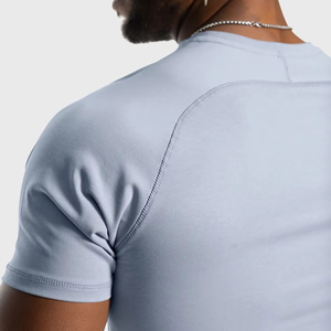 เสื้อยืดออกกำลังกายผู้ชายพรีเมียม ผ้าโพลีเอสเตอร์ทนทาน รองรับการเคลื่อนไหวได้ดี เสื้อผ้ากีฬาน้ำหนักเบา สวมใส่สบาย เสื้อยืดผู้ชาย - Product Image 3