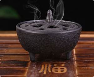 Decorative Iron Metal Bakhoor Burner <b>Incense</b> <b>Holder</b> For Oud Fragrance Living Room Interior Accent Piece - Product Image 4