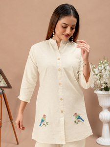 Conjunto de Kurta y Pantalón Bordado de Algodón para Mujer |   Traje de Dos Piezas de Algodón para Mujer, Diseño de Diseñador |   Conjunto Étnico Informal y para Uso Diario - Product Image 2
