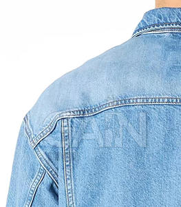 Chaqueta de invierno para hombre con un estilo deportivo inspirada en el diseño atemporal de una chaqueta vaquera - Product Image 5