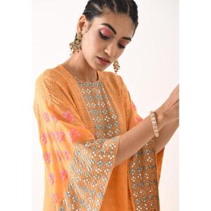 Ensemble Kaftan Sorbet Orange Brodé Main Entièrement Orné de Paillettes Géométriques Intéressantes sur le Devant et le Dos, Pantalon Large en Crêpe et Sous-vêtement en Coton - Product Image 3
