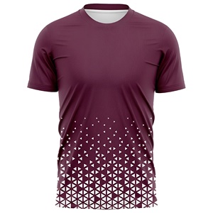 T-shirt de sport géométrique pour homme, couleur bordeaux délavé, design premium pour l'entraînement athlétique, tissu respirant, vêtement actif moderne - Product Image 1