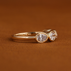 Anillo de Diamantes CVD para Mujer, Engaste de Bisel, Oro Sólido de 14k, Anillo de Compromiso con Diamante de Laboratorio, Certificado IGI, Anillo de Diamantes de Oro - Product Image 6