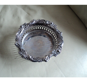 Silver Decorative Round Aluminium Bottle Coaster Dining Table Decor Wine Bottle Coaster For Parties & Events Usage Low Price - Product Image 3