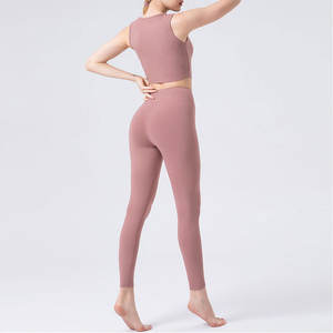 Ensemble de sport côtelé 2 pièces sans couture taille haute personnalisé pour femme 2026 – Legging et brassière de fitness avec logo personnalisé - Product Image 2