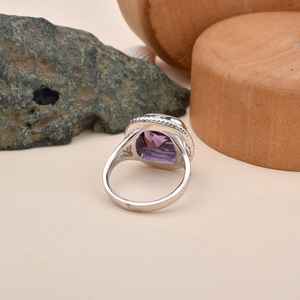 Bague Améthyste Rose de France en Argent Sterling avec Élégante Pierre Précieuse Violette - Product Image 2