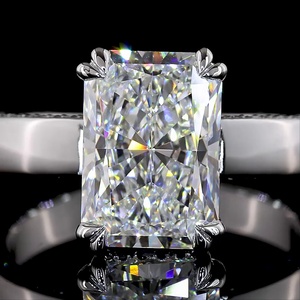 Bague solitaire de luxe en or blanc 18 carats avec diamant de laboratoire allongé taille radiant de 3,5 carats, certifié IGI, pour fiançailles, anniversaire, mariage - Product Image 3