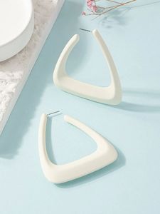 Boucles d'oreilles en résine faites à la main pour femmes, bijoux légers et colorés au design artistique unique, pour occasions décontractées et fêtes - Product Image 2