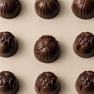 Flower Shaped Compound Dark <b>Chocolate</b> Molded Candies In Custom Box Packaging For <b>Chocolate</b> Wholesale - Product Image 3