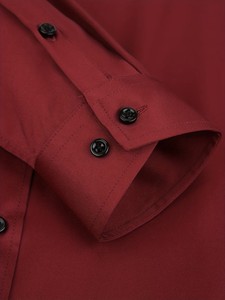 Camisa de vestir de seda satinada color borgoña para hombre, manga larga, cuello vuelto, formal, de color sólido, con botones. - Product Image 6