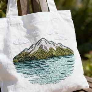 Sac à main artisanal indien de luxe, accessoire de mode décontracté et durable, avec poignée baguette colorée et assortiment de perles en verre - Product Image 4