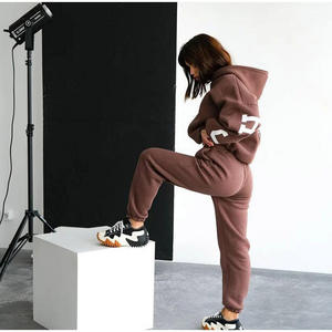 Ensemble de survêtement à capuche marron pour femme, manches longues, couleur unie, décontracté, pour l'automne, coupe ample avec poches latérales, 100% coton - Product Image 4