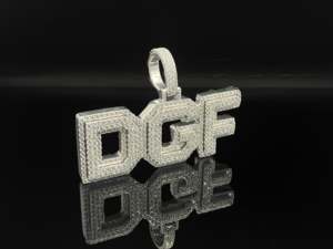 Colgante Personalizado Ice Legacy Iced CZ Chrome Knight con Letra DGF, de Aleación Plateada, con Micro Pavé de Cristal y Diamantes de Imitación, Estilo Hiphop - Product Image 1