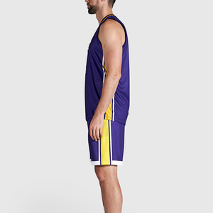 Ensembles d'uniformes de basketball réversibles personnalisés avec impression par sublimation – Maillots de basketball domicile et extérieur - Product Image 5
