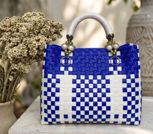 Custom Handmade Blue White Woven Plastic Tote Bag Fashion Beach <b>Handbag</b> Beaded Handle Metal Lock Tote Bag Eco Friendly Tote Bag - Product Image 3